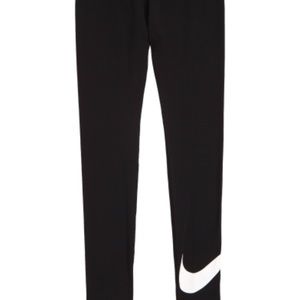 Nike Swoosh Leggings